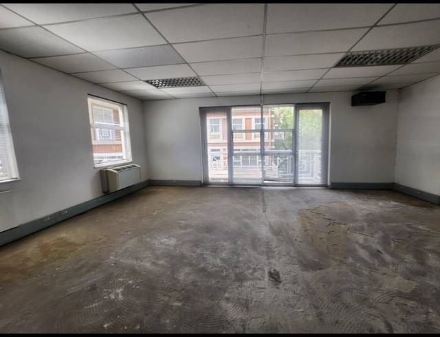 220M² OFFICE TO LET IN VORNA VALLEY